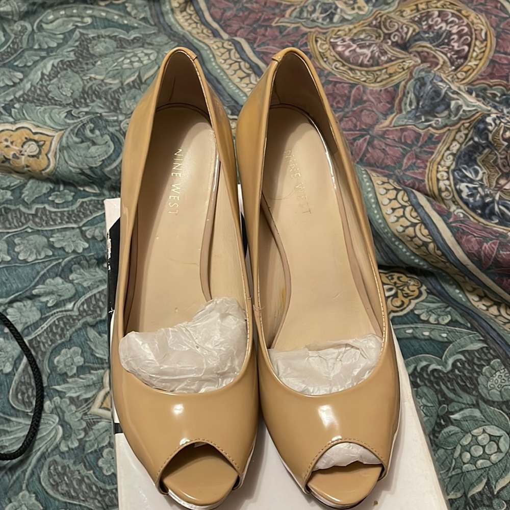 Nude peep tow heels